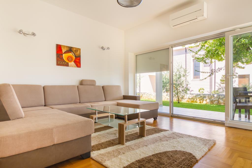 Villa Apartments Futura Vantacici Ngoại thất bức ảnh